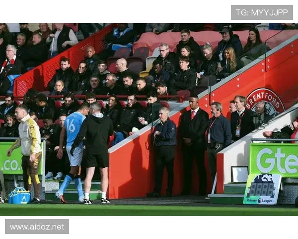曼城阵容看似人多,实则结构失衡问题逐步显现,对赛季走势形成制约 曼城阵容看似人多,实则结构失衡问题逐步显现,对赛季走势形成制约