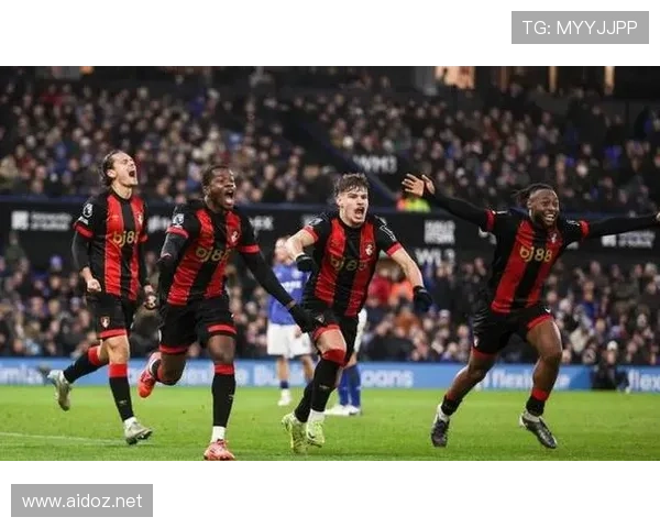 曼联争四形势趋紧,与顶级球队差距仍存 曼联争四形势趋紧,与顶级球队差距仍存