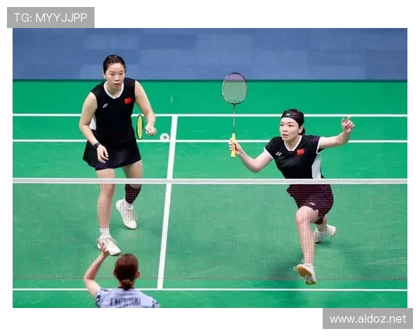 陈艺文下了场球赛，居然还这么会开夜店？我说的是她自己家客厅！