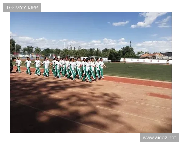 邢傲伟训练强度真不是盖的，普通人一周就累趴这家伙能扛多天？